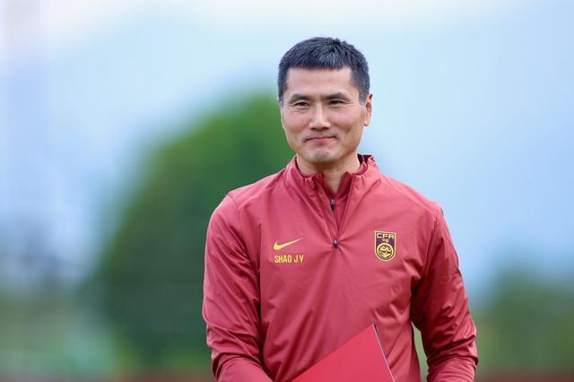 华体会登录入口-新帅邵佳一率队出征FIFA系列赛 国足迎关键热身考验